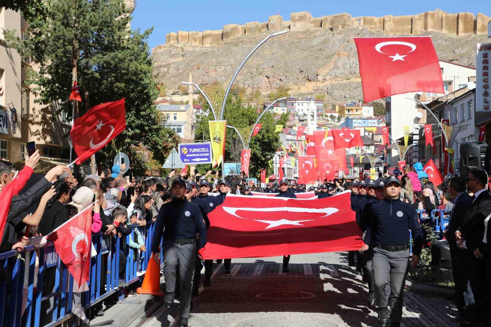 Bayburt’ta Cumhuriyet Bayramı ve yüzüncü yıl coşkusu
