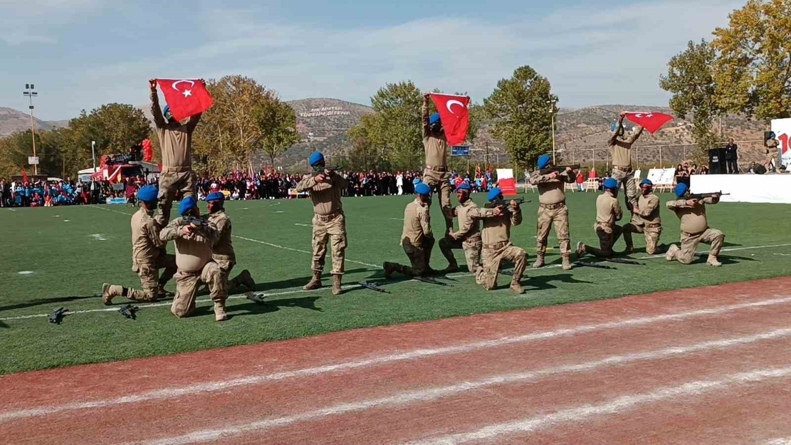 Gölbaşı ilçesinde 29 Ekim coşkusu