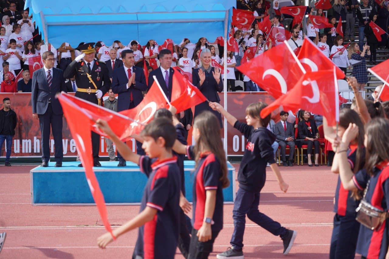 Cumhuriyetin 100.’ncü yıl coşkusu büyük bir sevinçle kutlandı