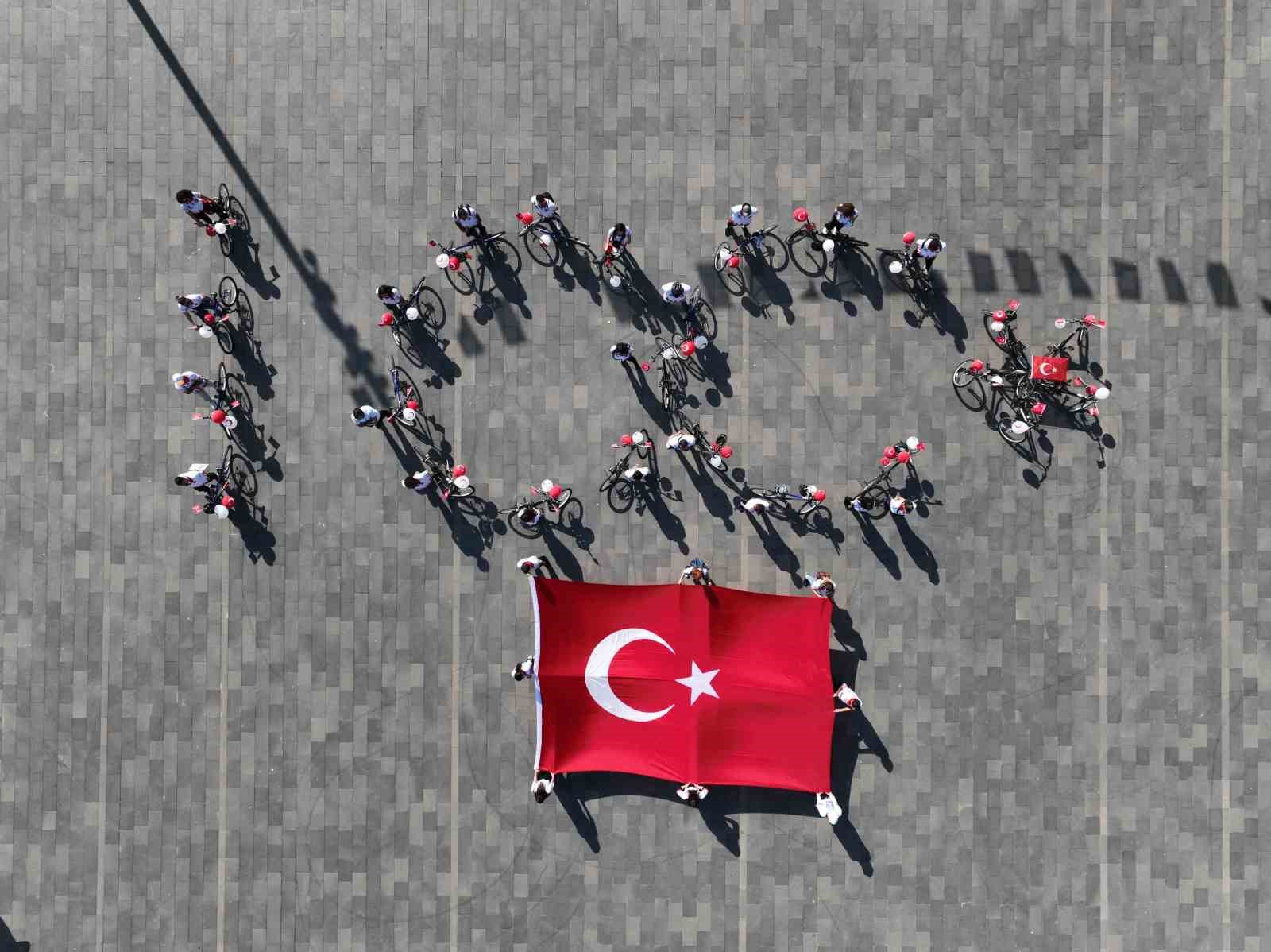 Diyarbakır’da ’Türkiye Yüzyılı Bisiklet Korteji’ yapıldı