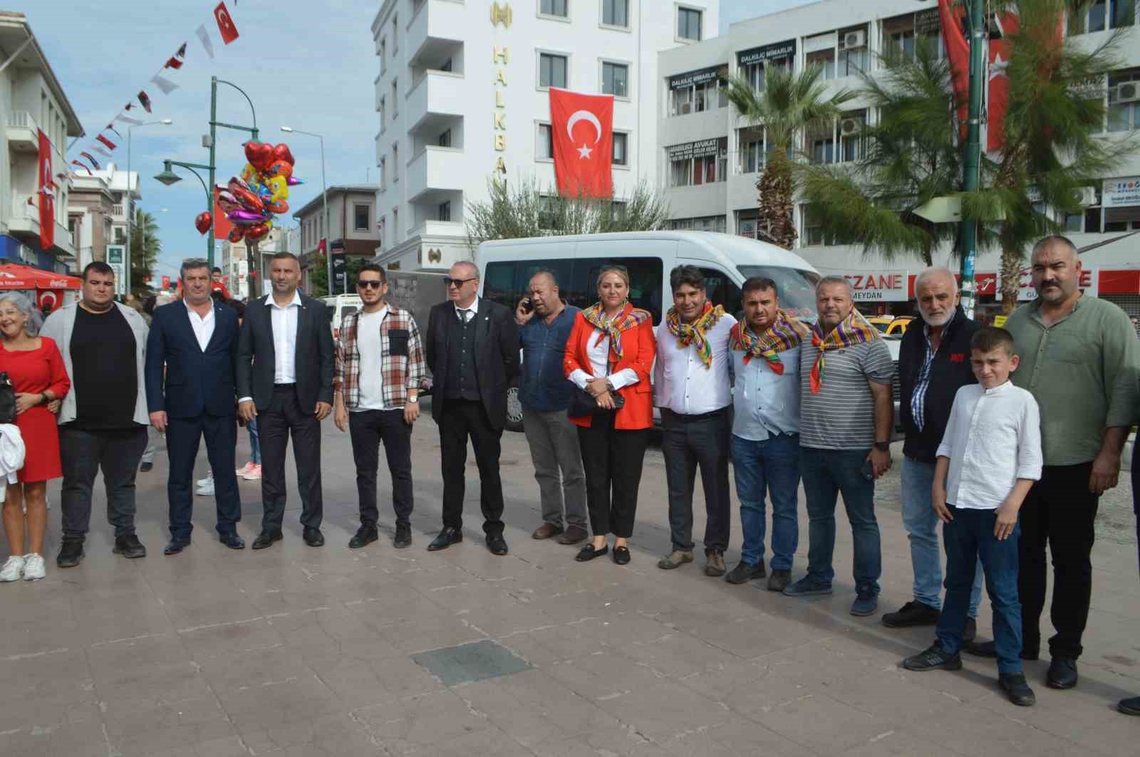 Körfez Yörükleri Cumhuriyetin 100. yıldönümünü mehteran ve pilav-keşkek hayrıyla kutladı