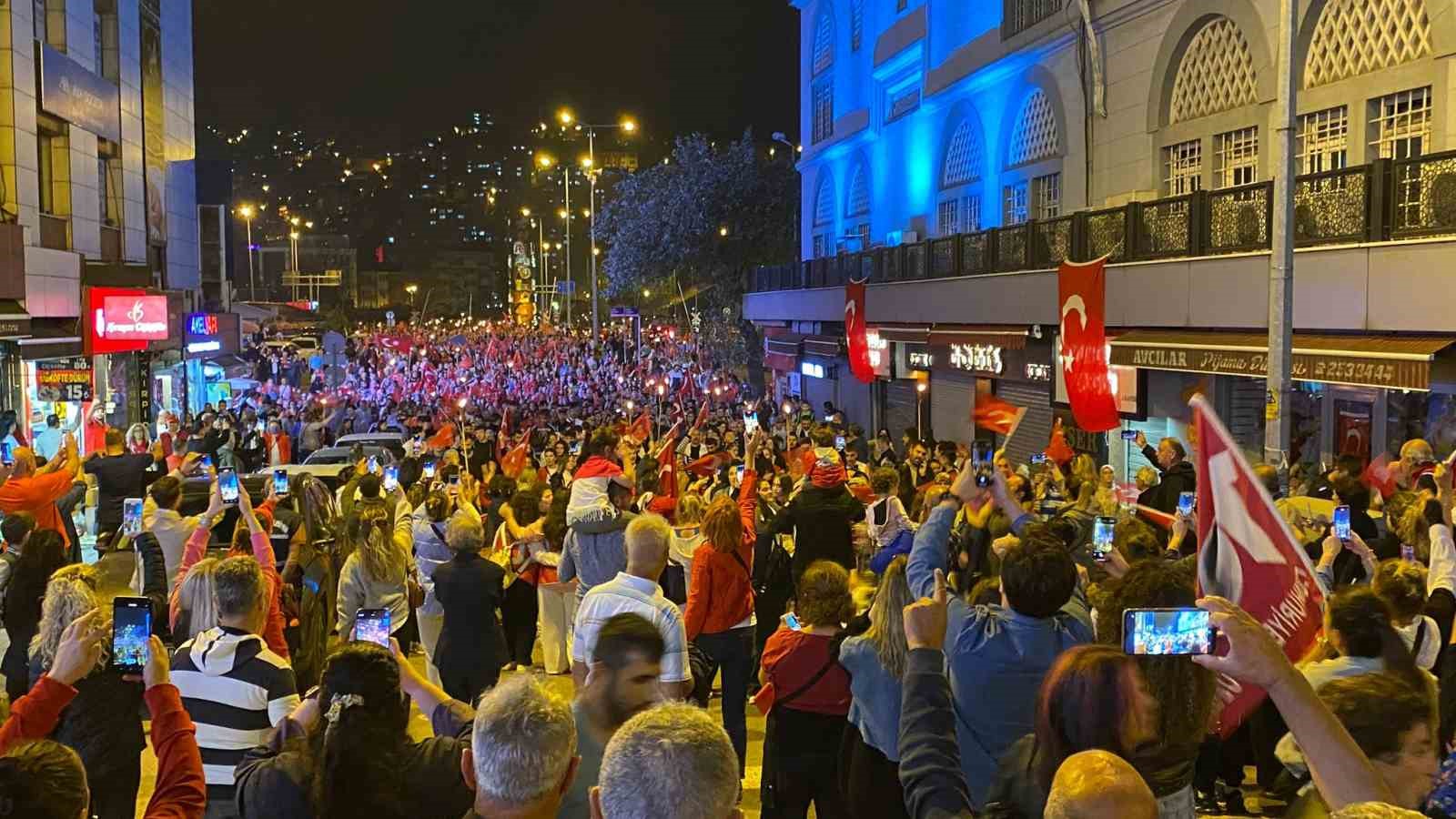 Zonguldak’ta fener alayı coşkusu