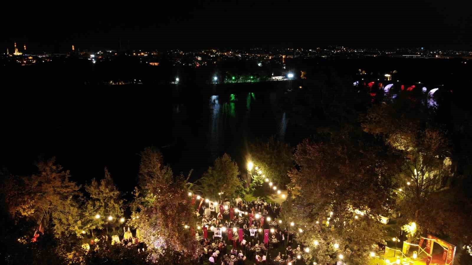 Edirne&rsquo;de Cumhuriyetin 100. yıl d&ouml;n&uuml;m&uuml; kutlandı
