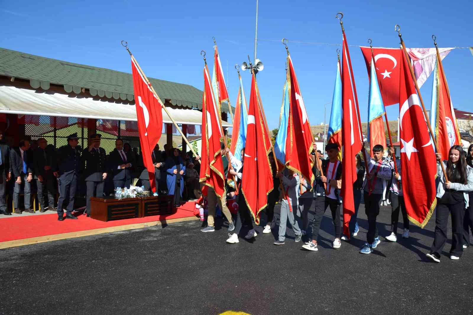 Şenkaya’da Cumhuriyet Bayramı’nın 100. yılı coşkuyla kutlandı