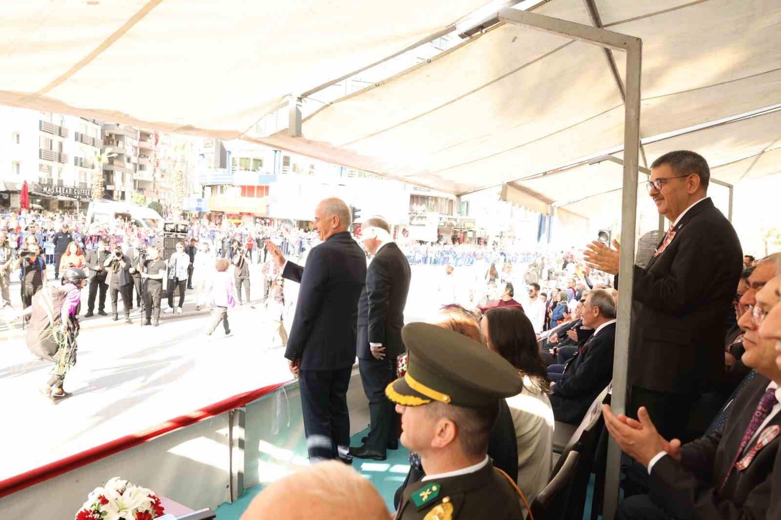 PA&Uuml; Teknokent&rsquo;in projeleri 100. yıl kortej y&uuml;r&uuml;y&uuml;ş&uuml;ne damga vurdu
