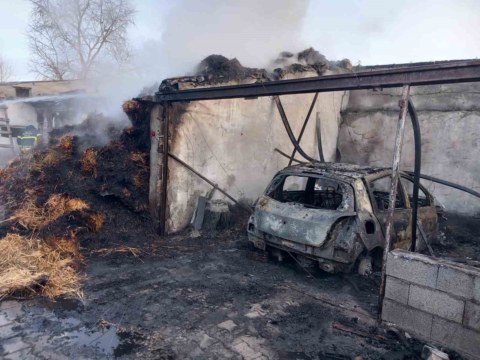 Kars&rsquo;ta otomobil yanarak k&uuml;l oldu
