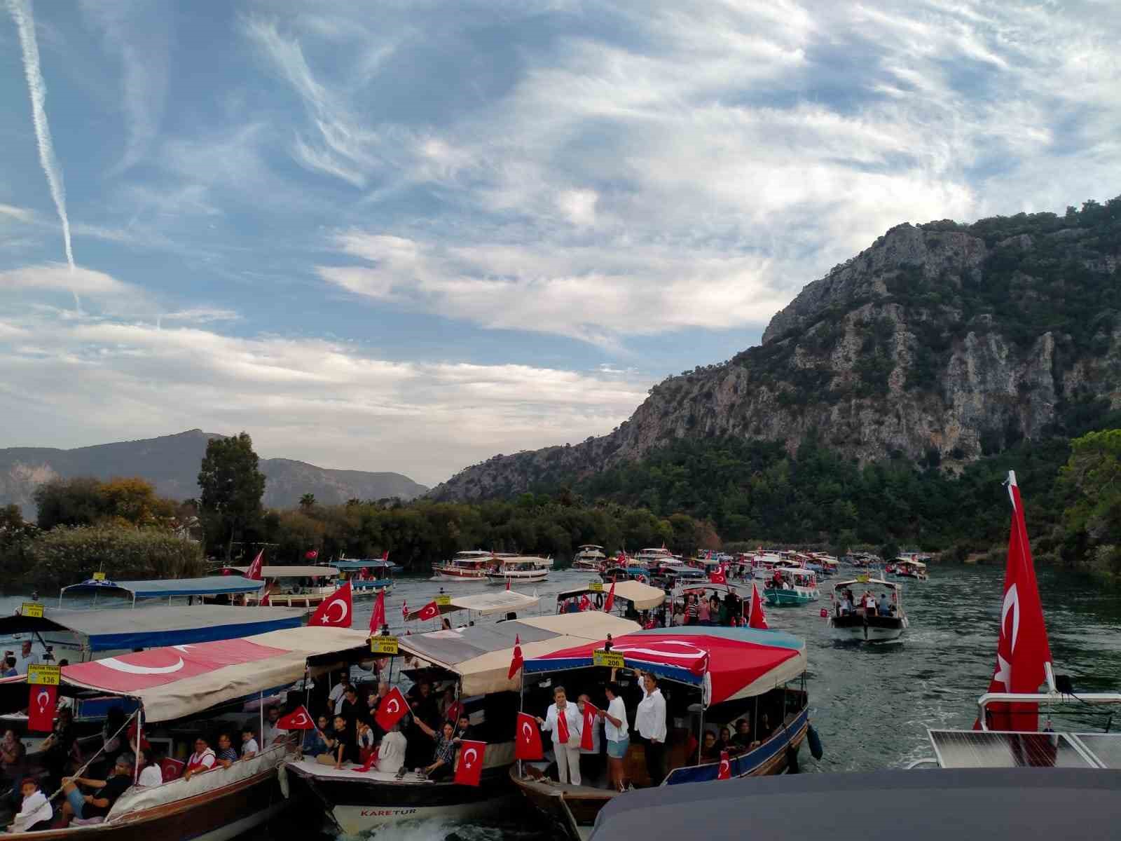 Dalyan Kanalı’nda renkli kutlama