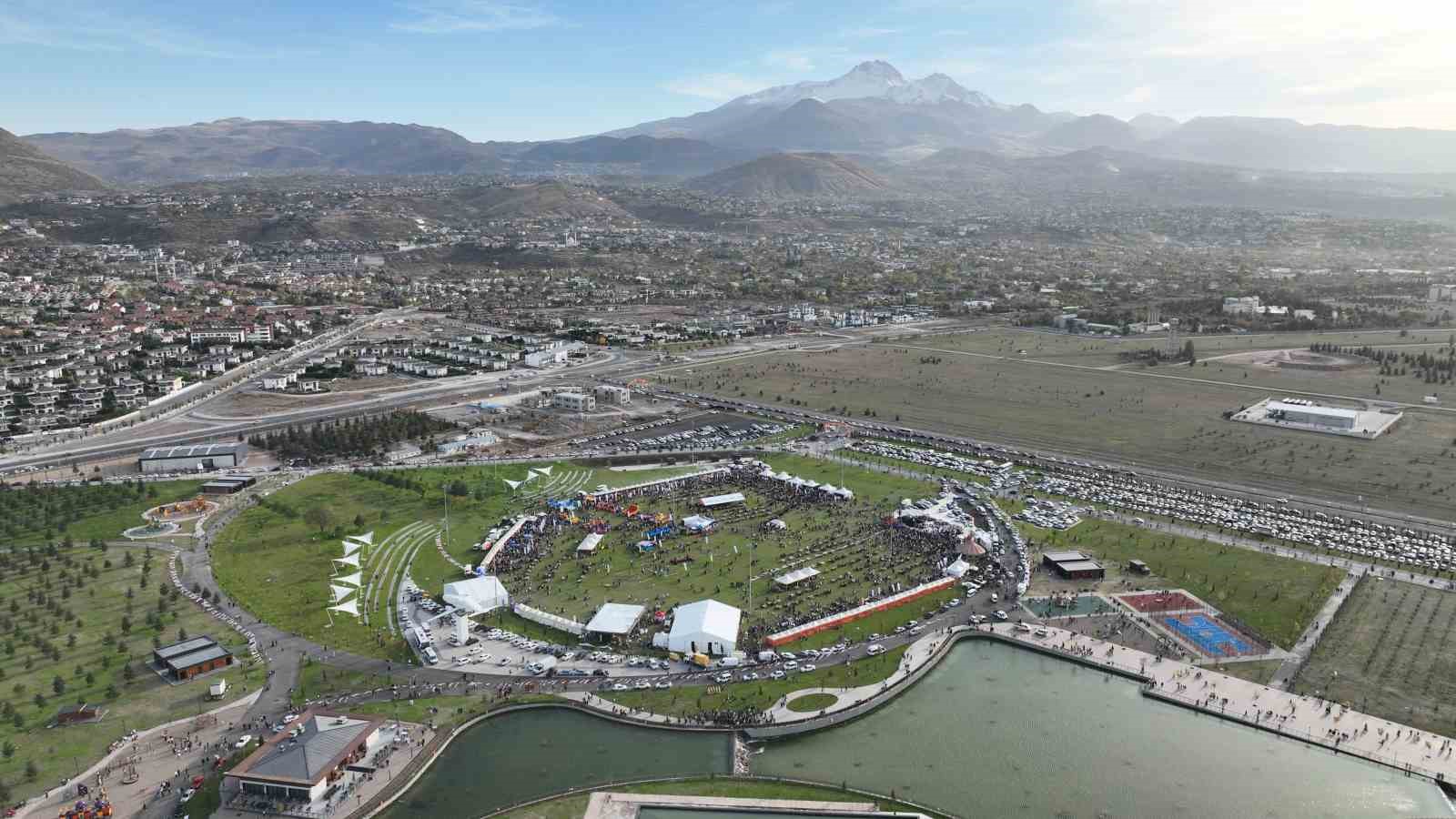 Başkan Büyükkılıç: “Recep Tayyip Erdoğan Millet Bahçesi, Kayseri’mize çok yakıştı”