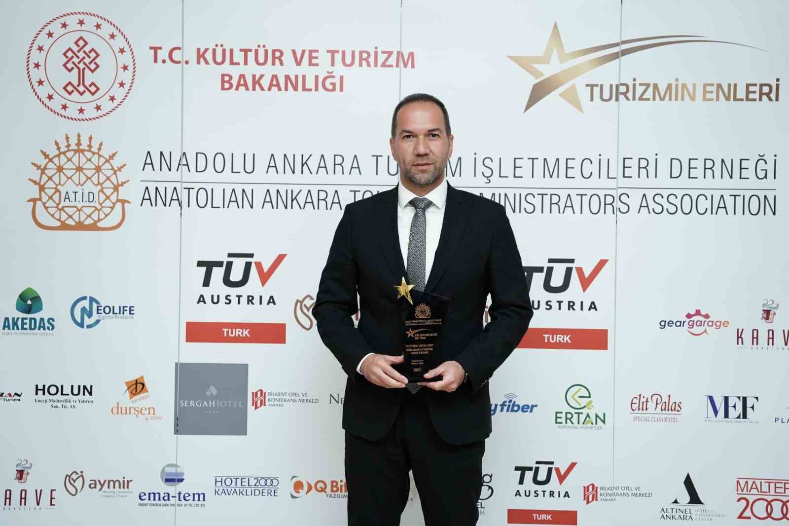 Niğde &rsquo;Yılın Turizmde En İyi &Ccedil;ıkış Yapan İli&rsquo; &Ouml;d&uuml;l&uuml;n&uuml; Aldı
