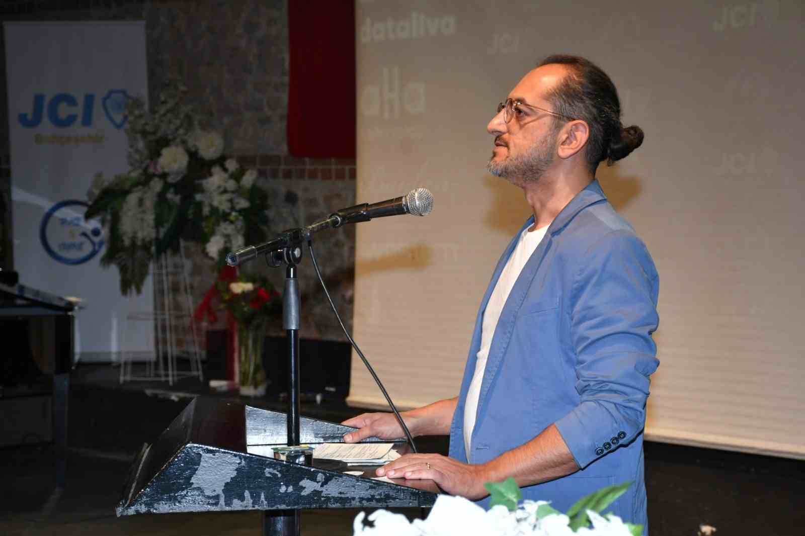 "&Ccedil;ok Yaşa Cumhuriyet 100. Yıl Marşı Beste Yarışması&rsquo;&rsquo;ndan TOG&Uuml;&rsquo;ye &ouml;d&uuml;l
