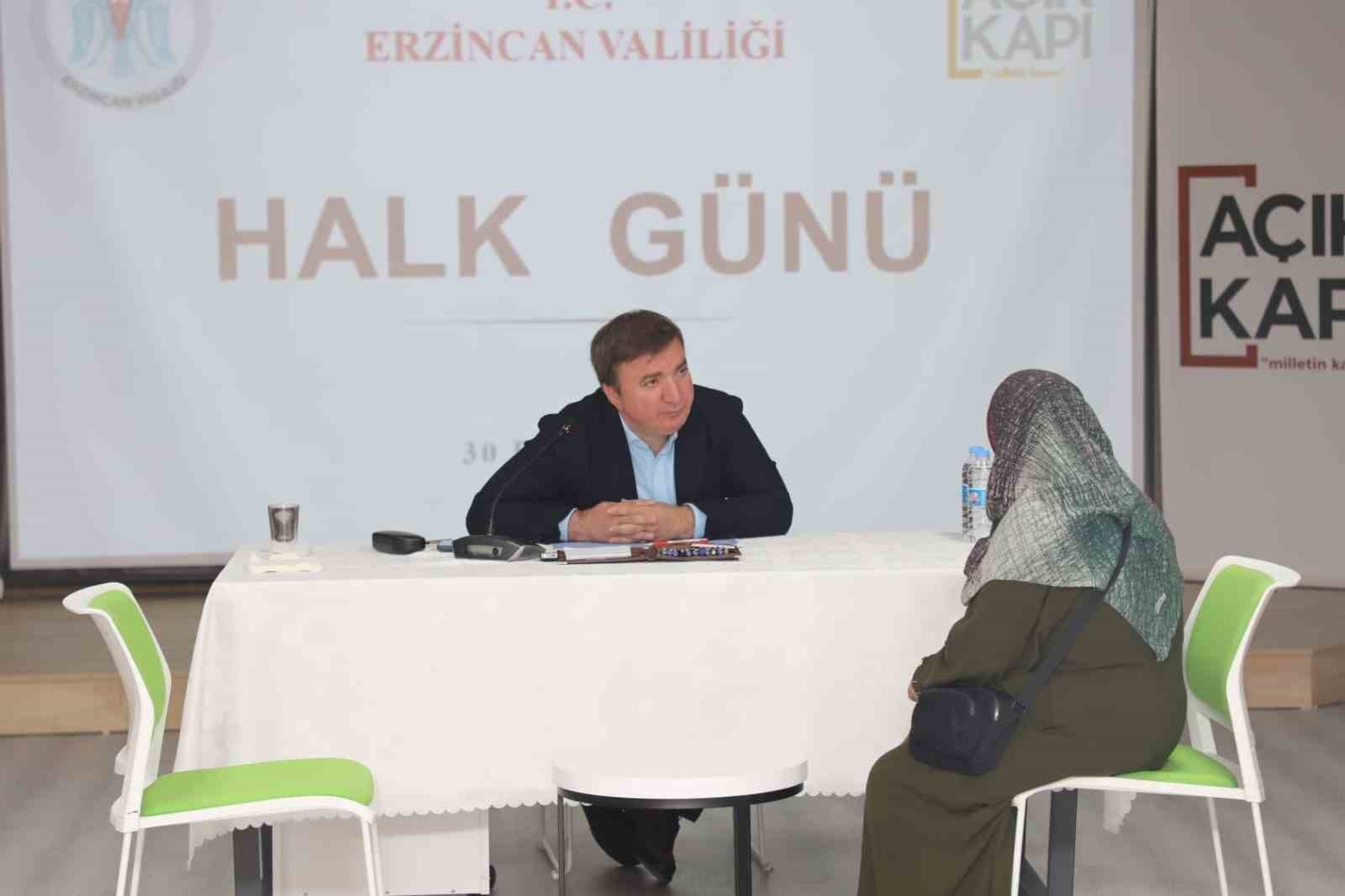 Vali Aydoğdu, &ldquo;Halk G&uuml;n&uuml;&rdquo; toplantısında vatandaşları dinledi

