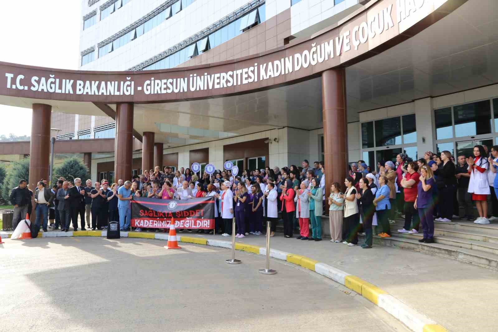 Giresun’da kadın hemşireye bir başka kadından şiddet
