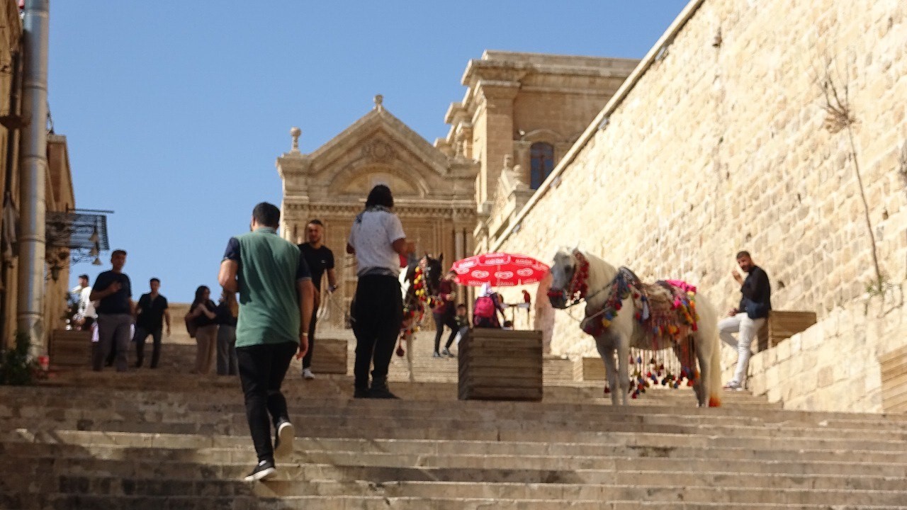 12 ay turizm şehri olan Mardin, sonbahar yoğunluğunu yaşıyor