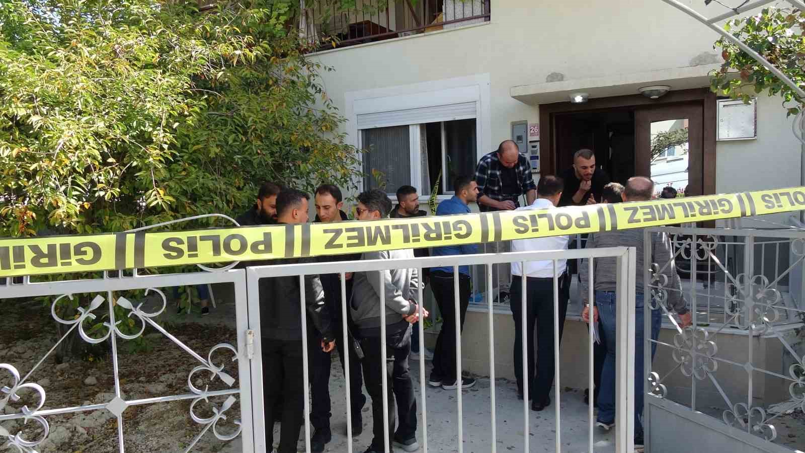 Burdur’da yaşlı adam evinde öldürülmüş halde bulunmasıyla ilgili soruşturma devam ediyor