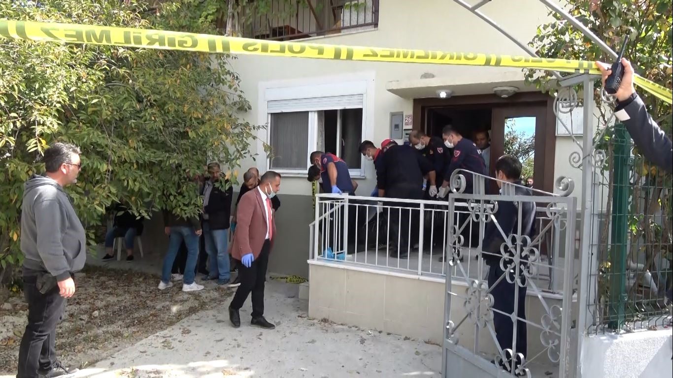 Burdur&rsquo;da yaşlı adam evinde &ouml;ld&uuml;r&uuml;lm&uuml;ş halde bulunmasıyla ilgili soruşturma devam ediyor
