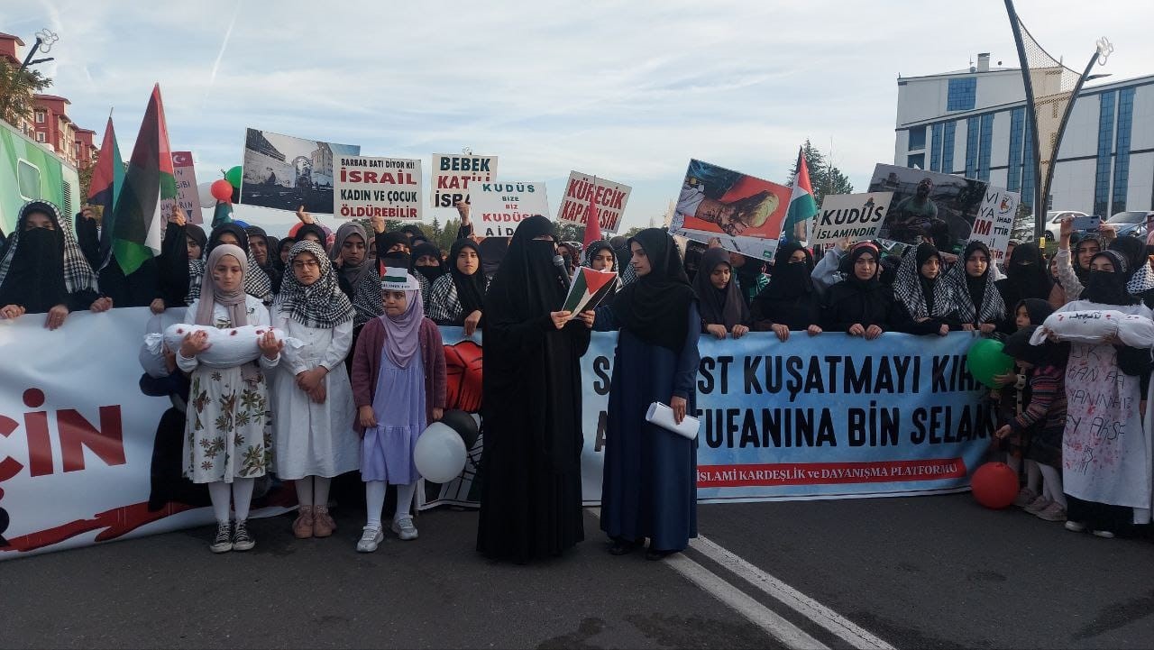 Bingöl’de kadınlar Filistin için yürüdü