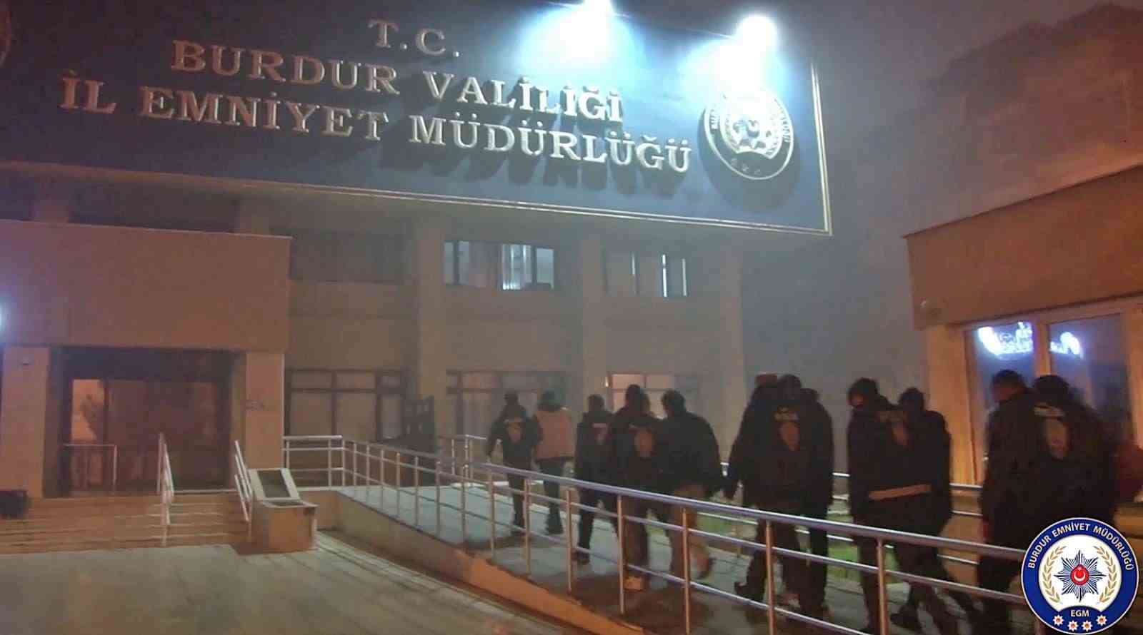 Burdur’da aranan 17 zanlı yakalandı