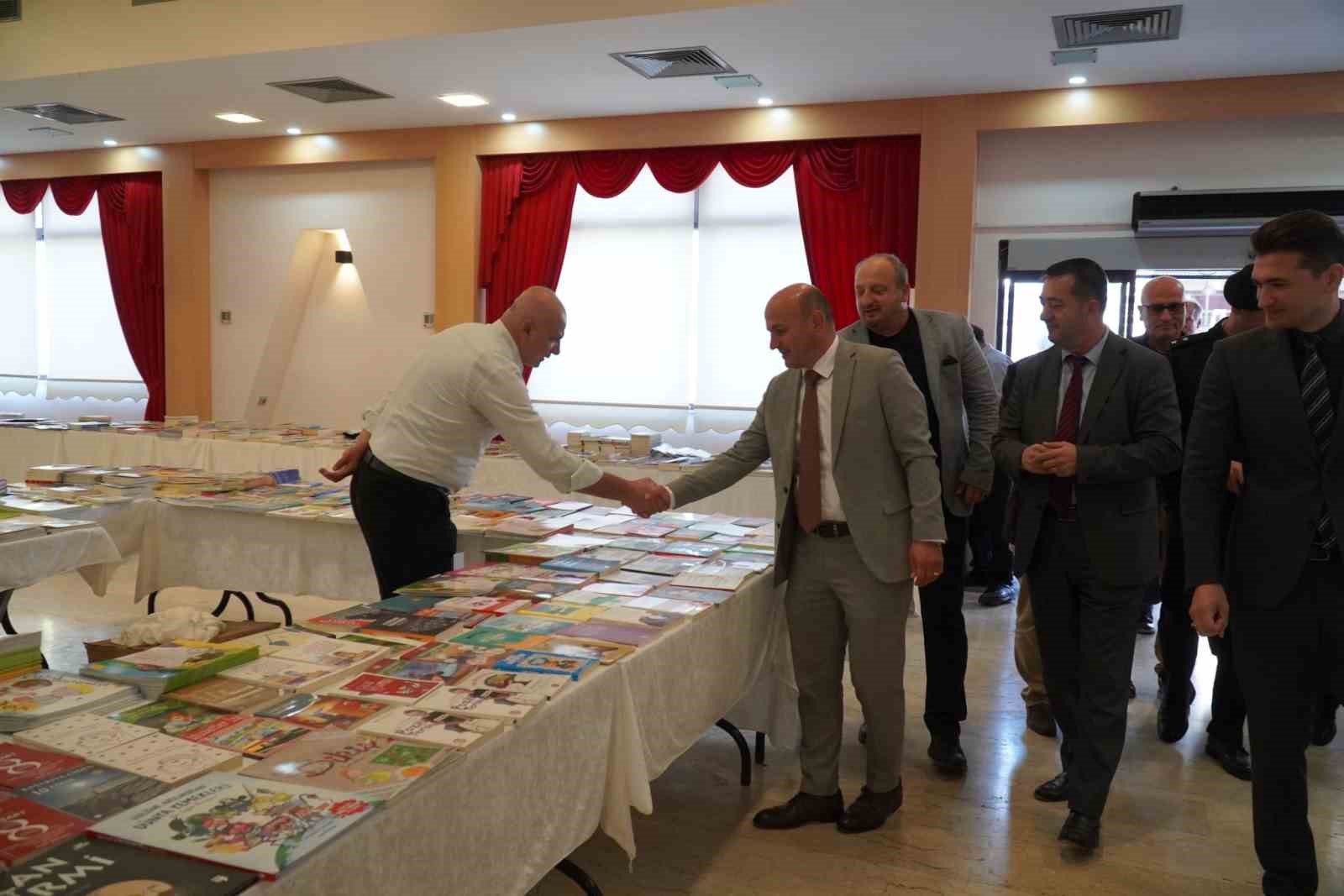 Altınova 3. Kitap Fuarı kapılarını a&ccedil;tı
