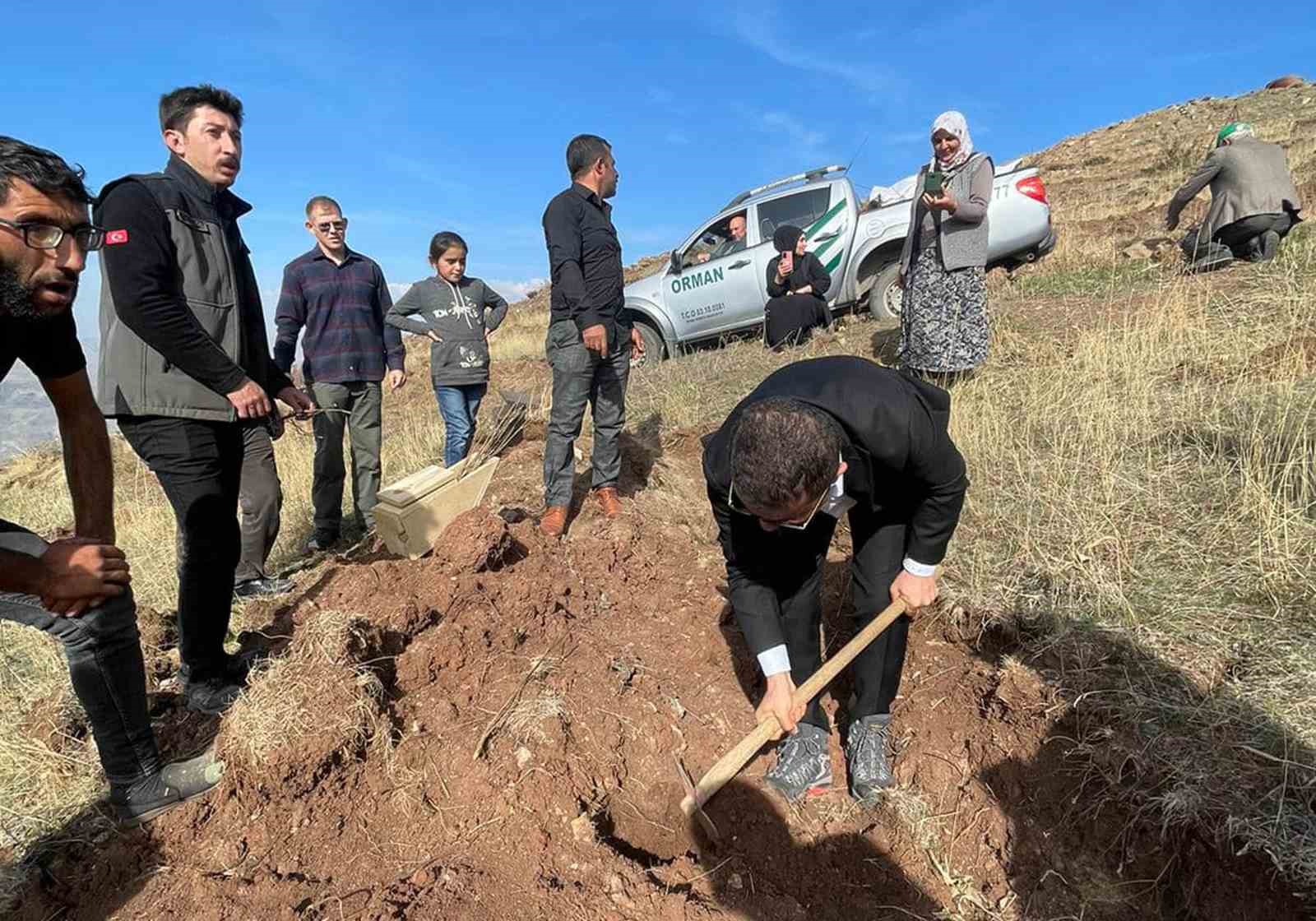 Kağızman&rsquo;da 16 bin 700 fidan toprakla buluştu
