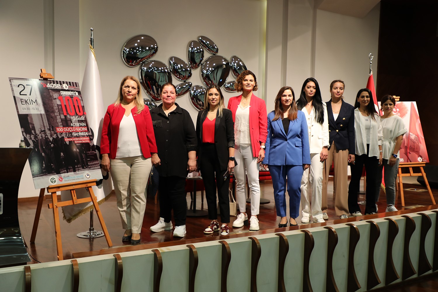 “Cumhuriyetin 100. Yılında 100 Güçlü Kadın” paneli yapıldı