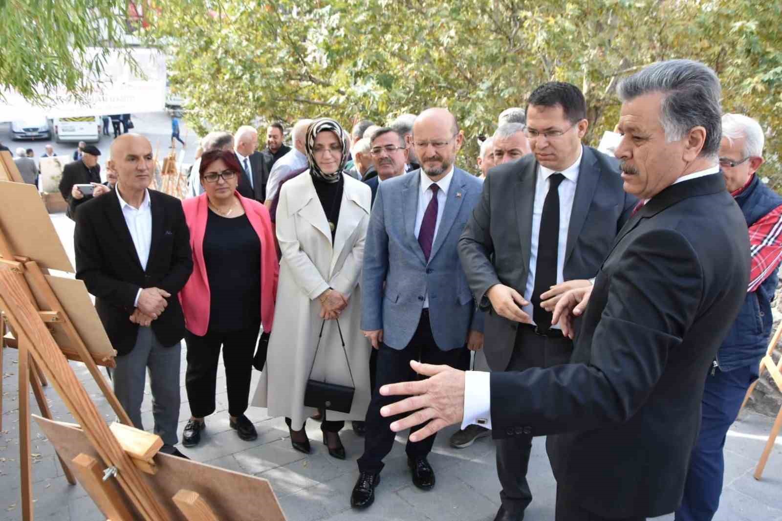 Bu sergi ge&ccedil;mişe g&ouml;t&uuml;rd&uuml;
