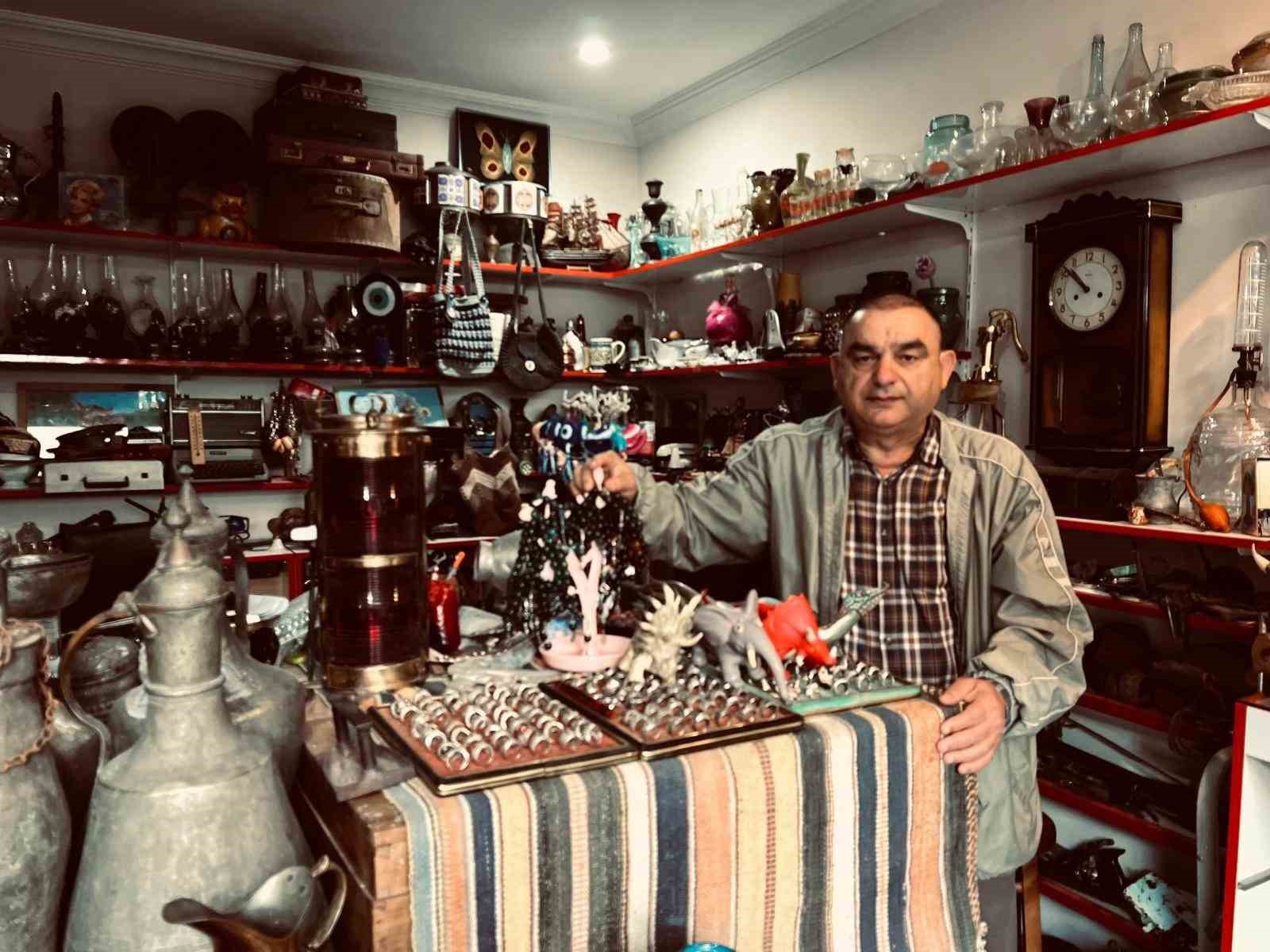 Emekli &ouml;ğretmen 45 yıllık birikimiyle &ccedil;ocukluk hayalini ger&ccedil;ekleştirdi
