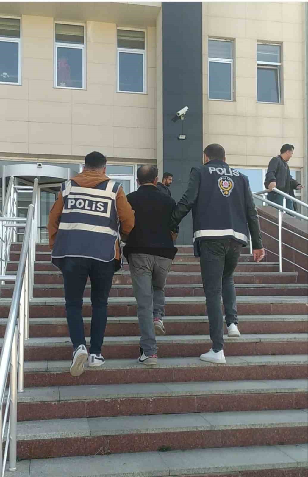 Kars&rsquo;ta hapis cezası bulunan 2 kişi yakalandı
