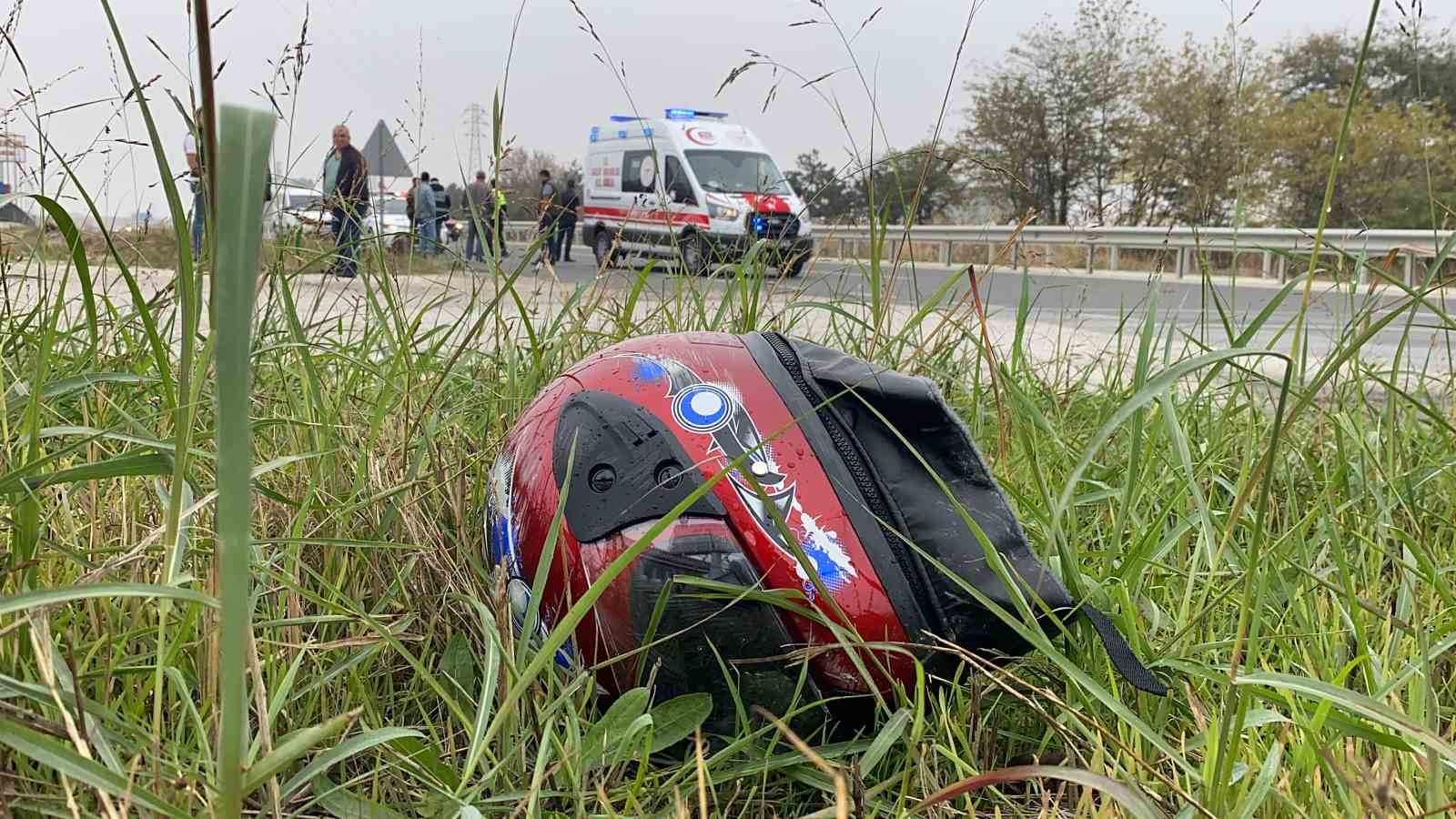 Uzunk&ouml;pr&uuml;&rsquo;de tır motosiklete &ccedil;arptı: 1 yaralı
