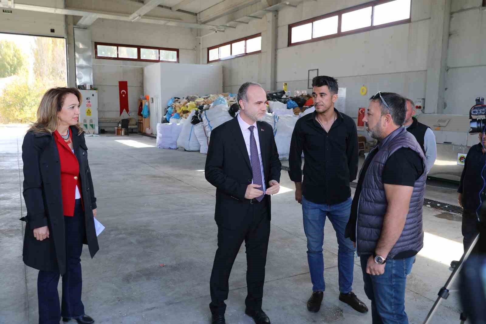 Niğde’de kampüste biriken atıklar döngülsel ekonomiye katkı sağlıyor