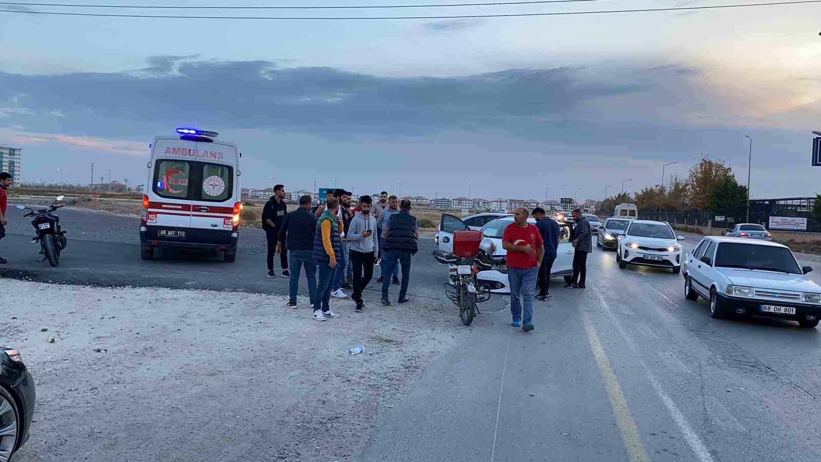 Otomobil ile motosiklet &ccedil;arpıştı: 1 ağır yaralı
