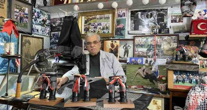 (Özel) ’Yaşayan İnsan Hazinesi’ İrfan usta pehlivanlar için 67 yıldır kispet dikiyor