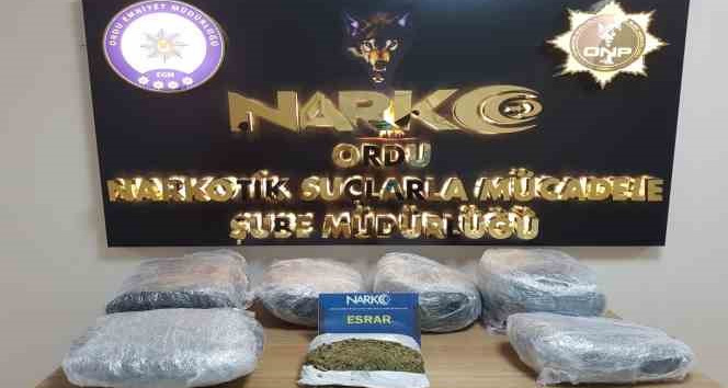 Ordu’da ‘dur’ ihtarına uymayan araçtan 22 kilo esrar çıktı: 5 kişi tutuklandı