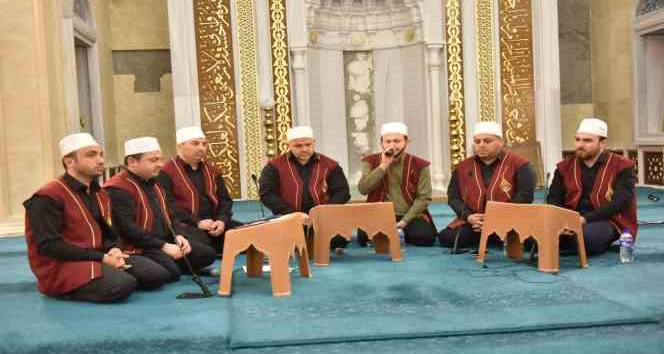 Depremin vurduğu Afşin’de Berat Kandili dualarla idrak edildi