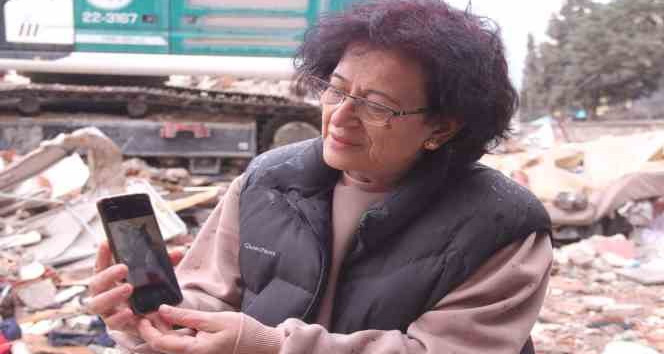 İki evi yıkıldı, enkaz başında gece gündüz çok sevdiği kedilerini arıyor