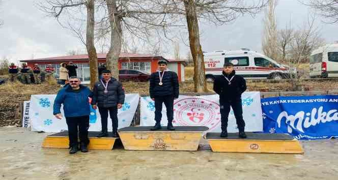 Bitlisli kayakçılar Erzurum’daki yarışlardan başarı ile döndüler