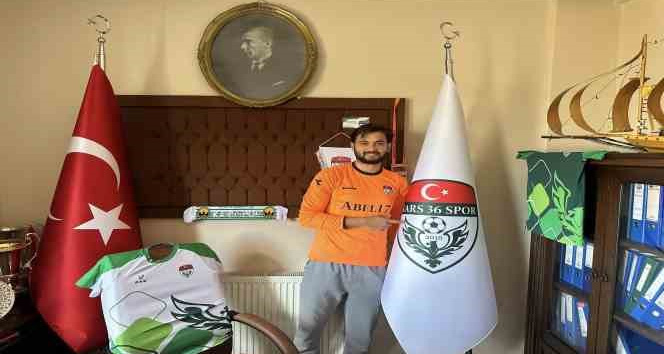 Kars 36 Spor kaleci sorunu çözüldü