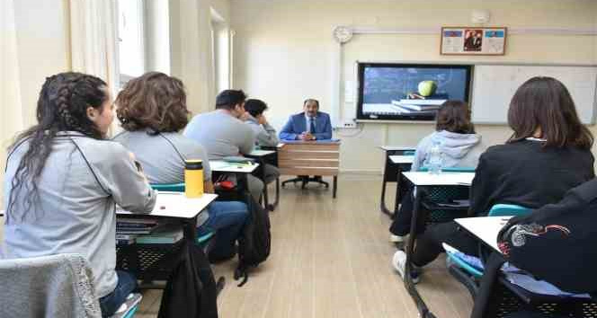Milli Eğitim Müdürü Gün, Erzincan Fen Lisesi öğrencileriyle bir araya geldi