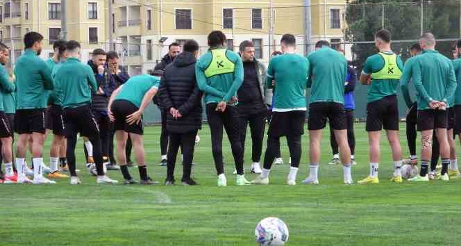 Hakan Keleş: "Taraftarımıza 3 puanı hediye etmek istiyoruz"