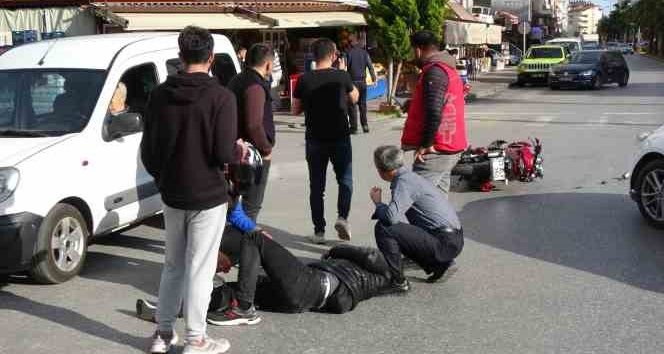Motosiklet ile otomobil çarpıştı: 1 yaralı