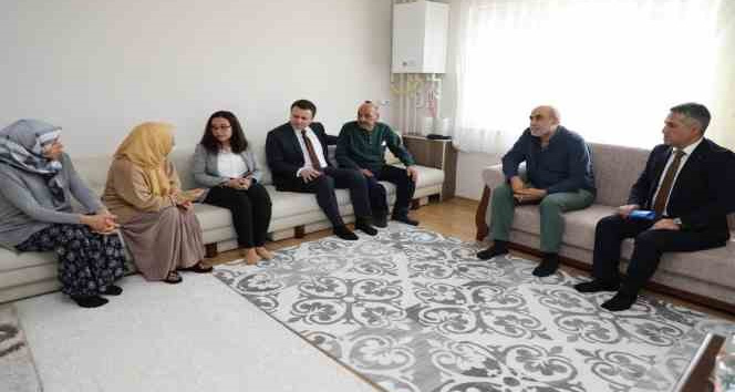 Erzincan’a gelen afetzede aileler ziyaret edildi