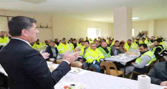 Aksun, Park ve Bahçeler Müdürlüğü çalışanları ile bir araya geldi