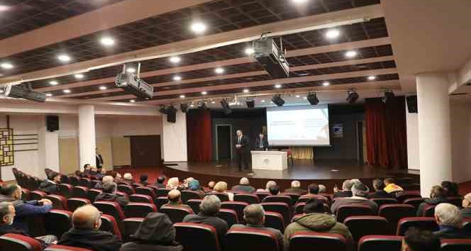 Çiftçilere Aronya yetiştirme semineri verildi