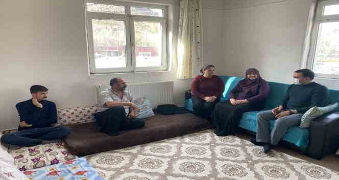 Kaymakam Karakaş’tan Çınar ailesine anlamlı ziyaret