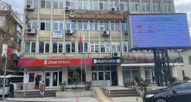 Belediyede tahsilat makbuzlarında usülsüzlük yapan 2 çalışan gözaltında