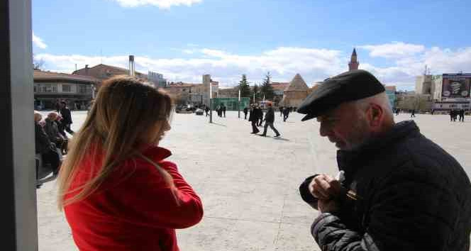 Depremzedelerin ihtiyaçları evlerinde gideriliyor