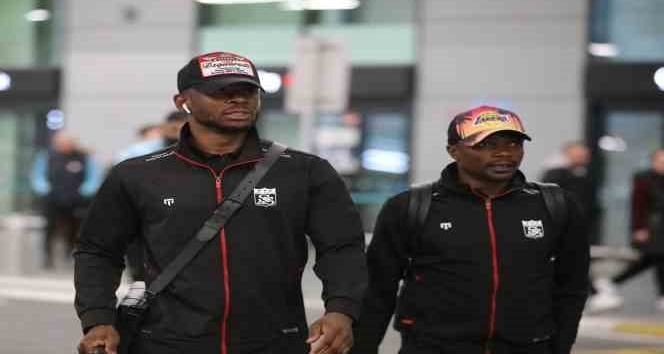 Sivasspor kafilesi İstanbul’a ulaştı