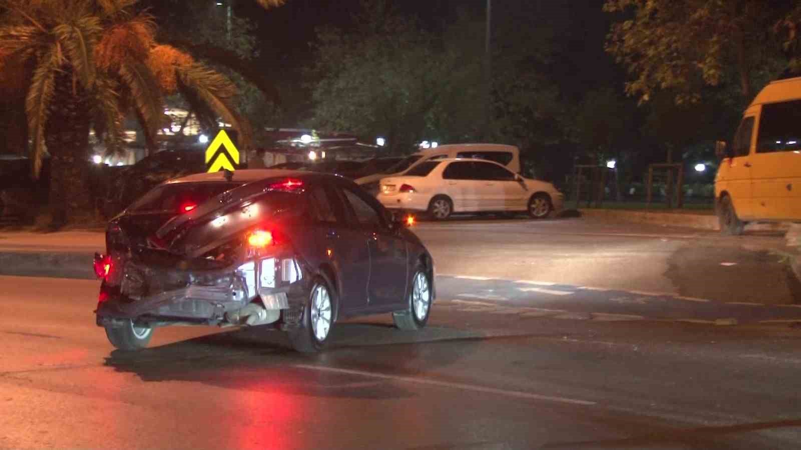 Kartal’da kırmızı ışıkta geçen sürücü kazaya neden oldu