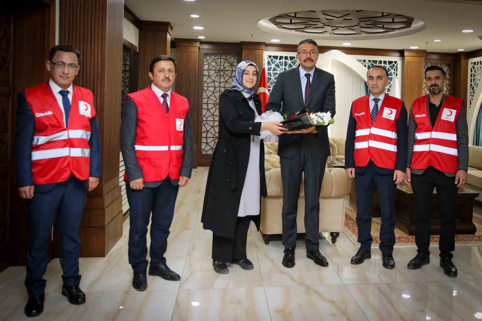 Vali Ali &Ccedil;elik: "Hakkari&rsquo;de aşevi yapılırsa destek sunmaya hazırız&rdquo;
