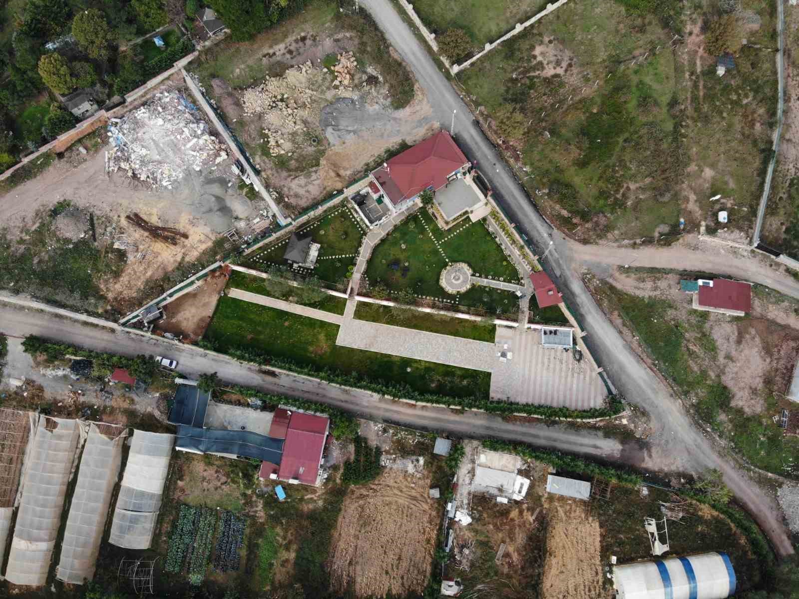 Pendik&rsquo;te tefecilik operasyonu yapılan villa havadan g&ouml;r&uuml;nt&uuml;lendi
