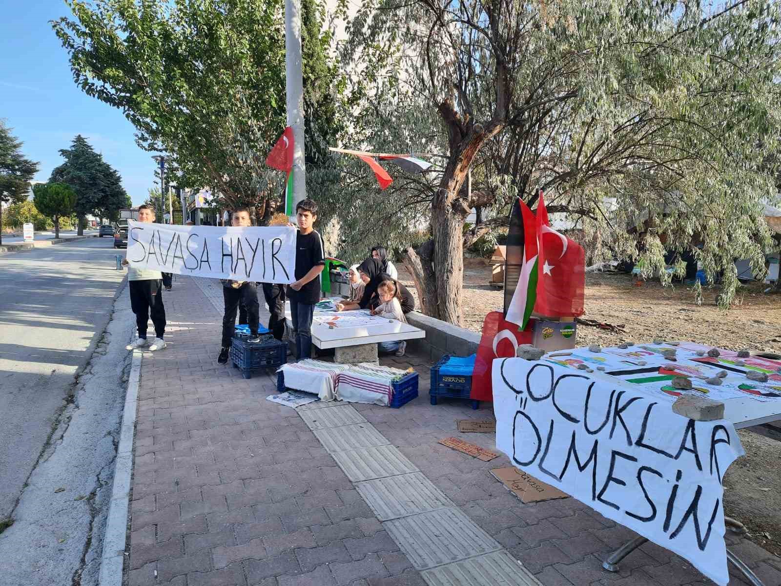 Burdurlu minik ellerden Filistin’e destek